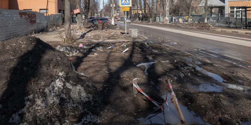 Наводить порядок ответственным службам придётся и незамедлительно