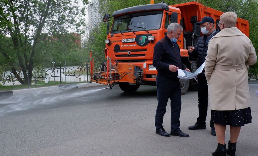 Главным вопросом встречи стало обсуждение технических решений строительства ливневой канализации в микрорайоне Серебрянка и увязка данного проекта с набережной.