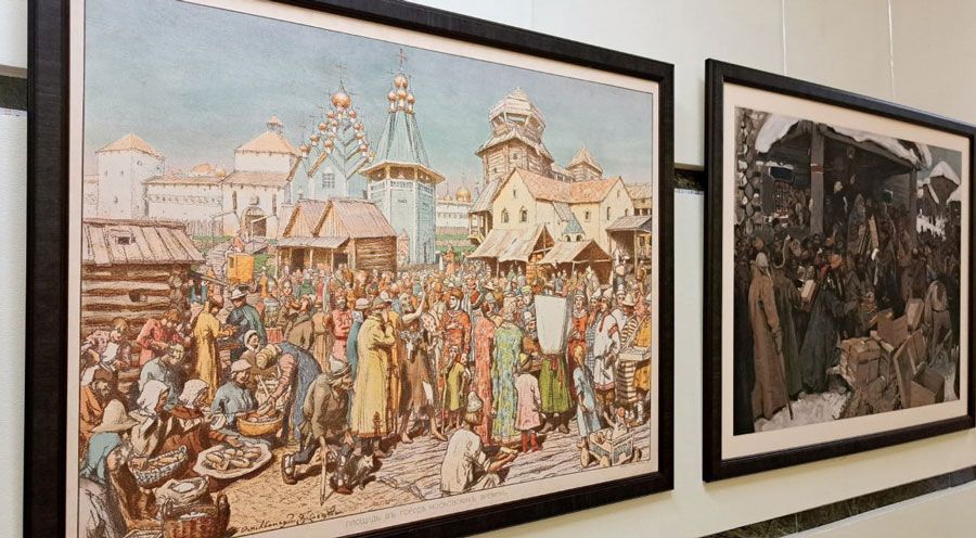 В Пушкино в библиотеке открылась выставка картин.