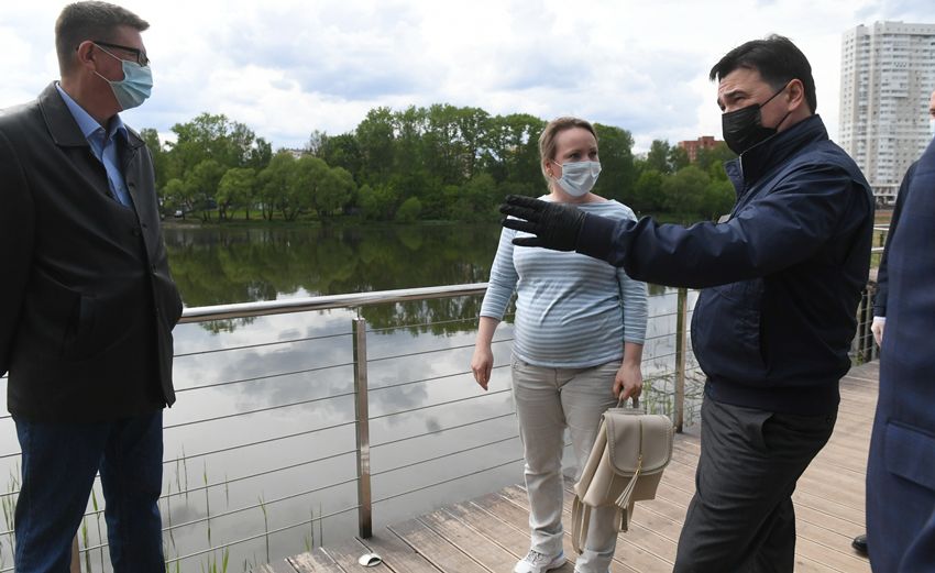 Глава региона проинспектировал ход строительства музыкального колледжа имени и осмотрел качество благоустройства набережной реки Серебрянки.